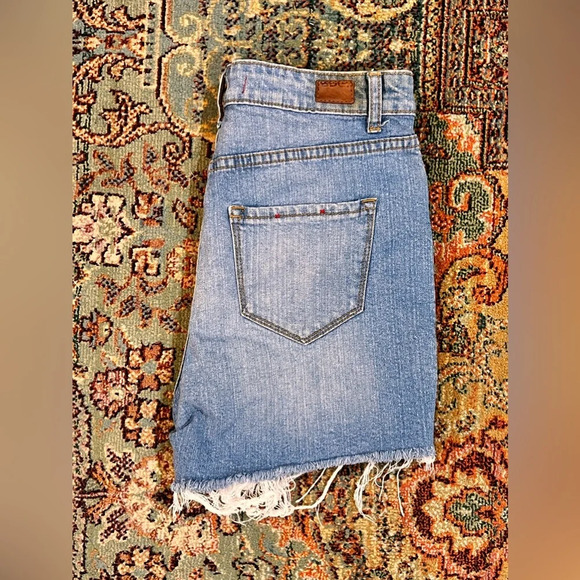 REMOVING SOON FINAL PRICE Urban Outfitter’s BDG Women’s Shorts - Picture 1 of 6